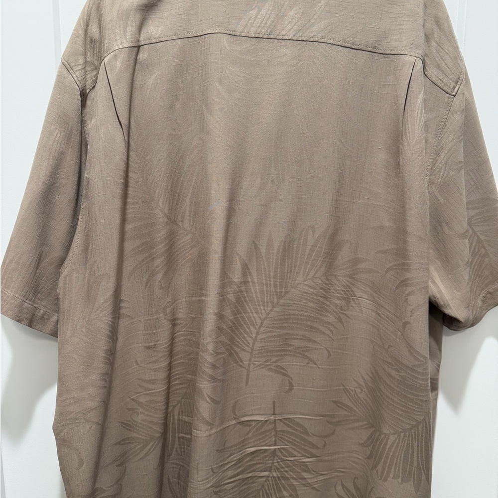Tommy Bahama Light Beige Linen-Texture Shirt with Coral Logo Embroidery - Picture 2 of 5